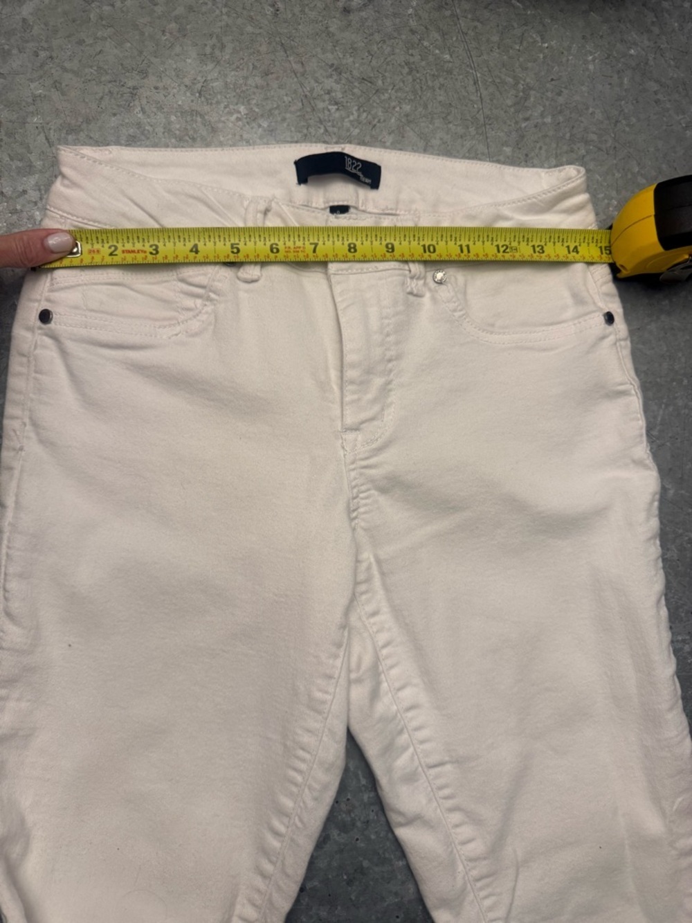 Women's White Jeans - Picture 7 of 8